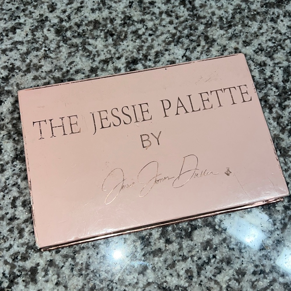 Jessie James Decker Eyeshadow